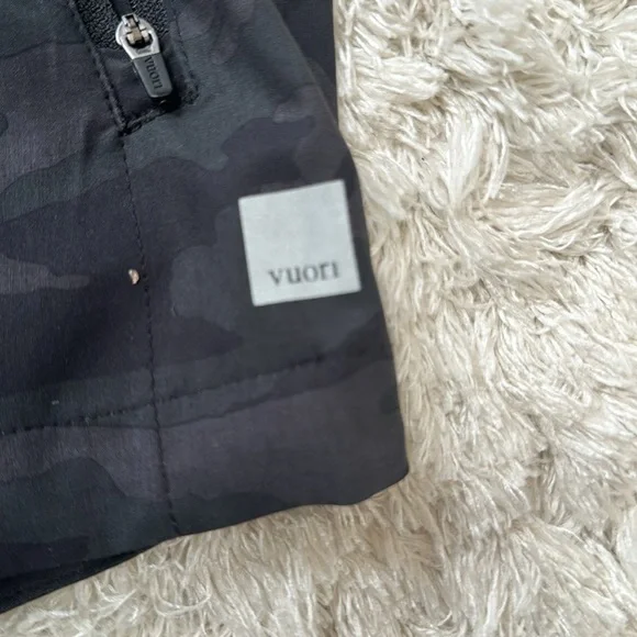 New Vuori Black Hooded Jacket for women size large - Picture 3 of 8